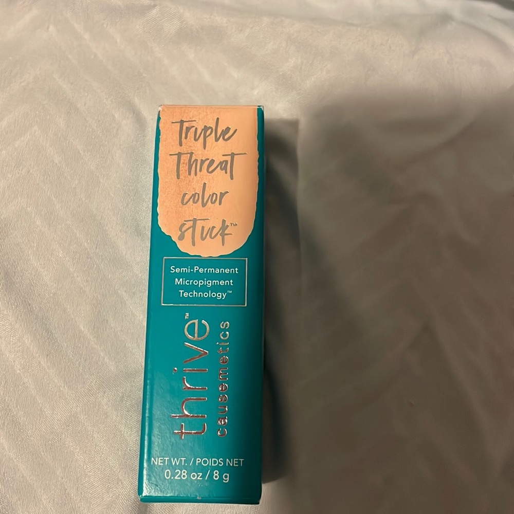 Brand new never been used shimmer by Thrive Causemetics